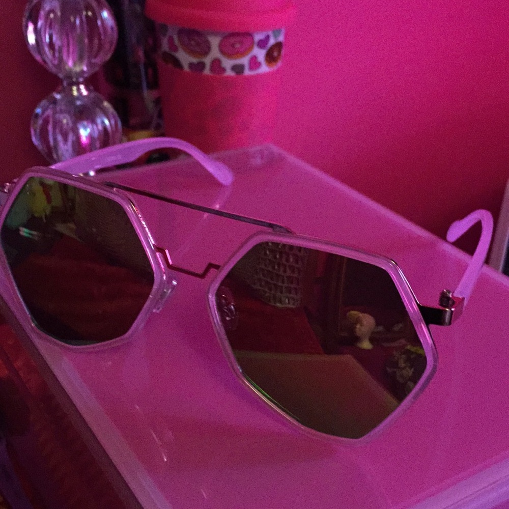 Fashion holographic sunglasses
